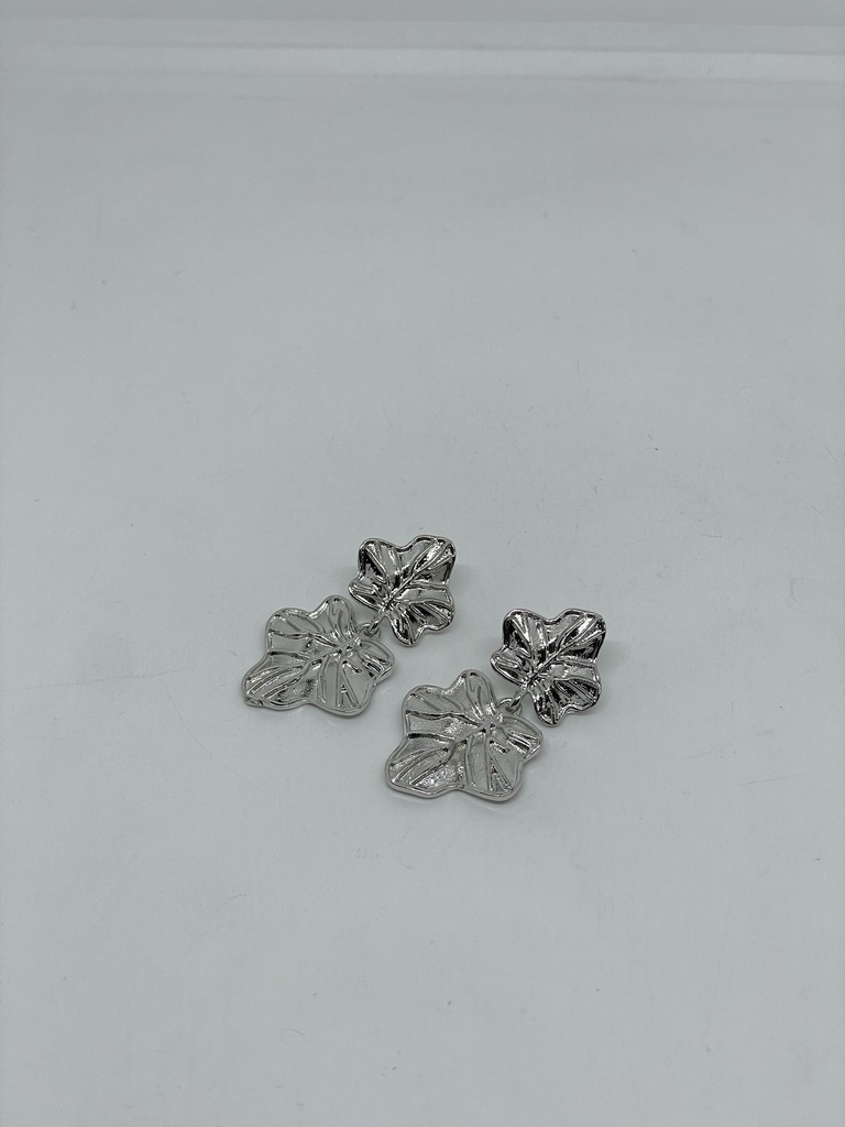 Aretes de metal