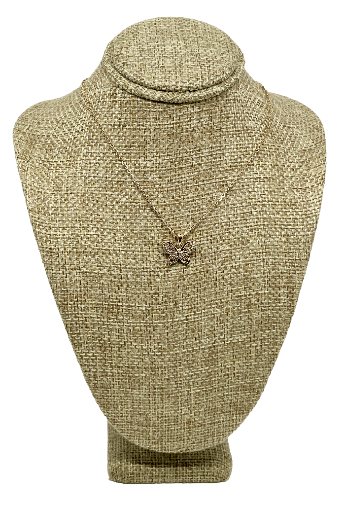 Collar plateado de rodio con relicario