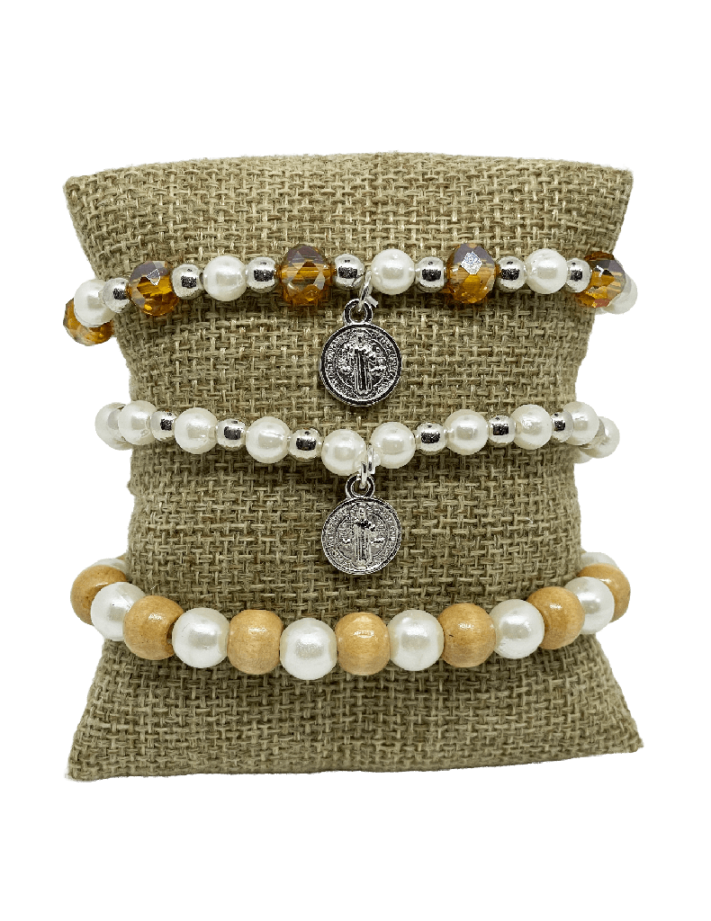 Set de pulseras con perlas