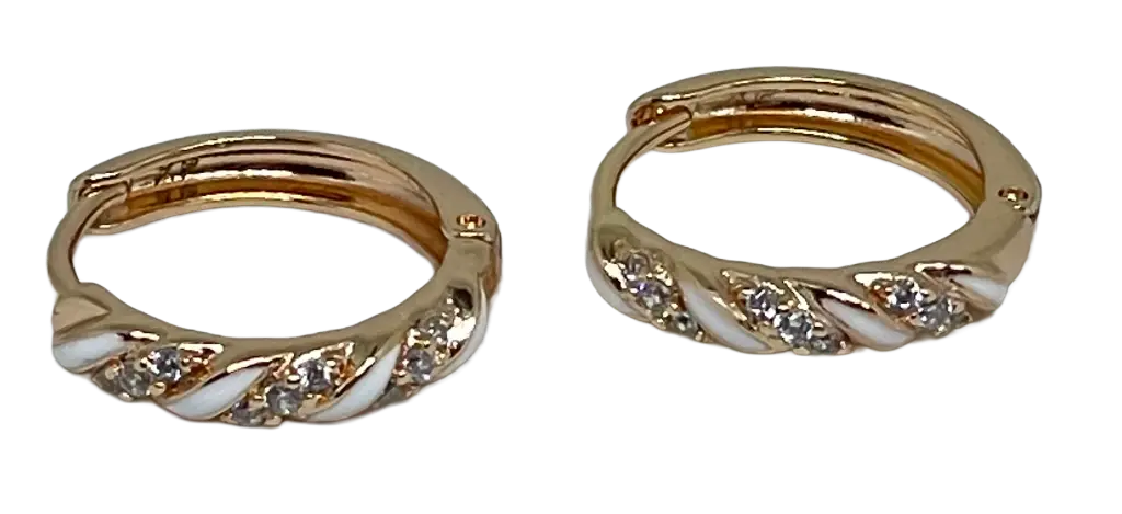 aretes-dorados-de-rodio-con-blanco-shatzi gt.webp