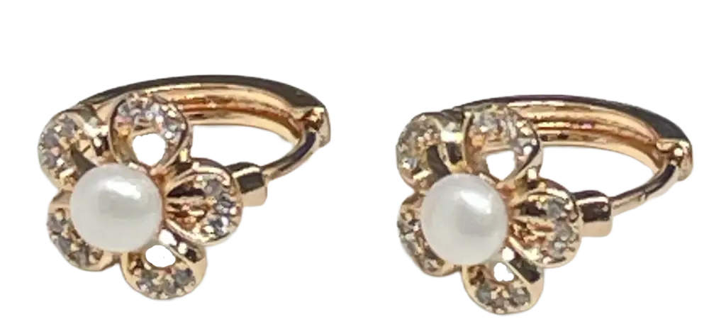 argollas-doradas-de-rodio-con perla-y-brillantito-.webp