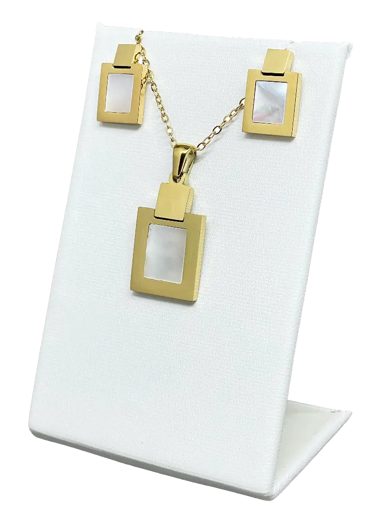 set-de-collar-y-aretes-dorados-cuadrados-de-acero-inoxidable-shatzi-guatemala.webp