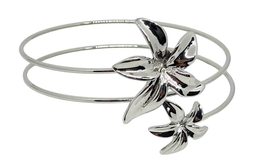 pulsera-plateada-de-metal-para-brazo-con-flores-shatzi.webp