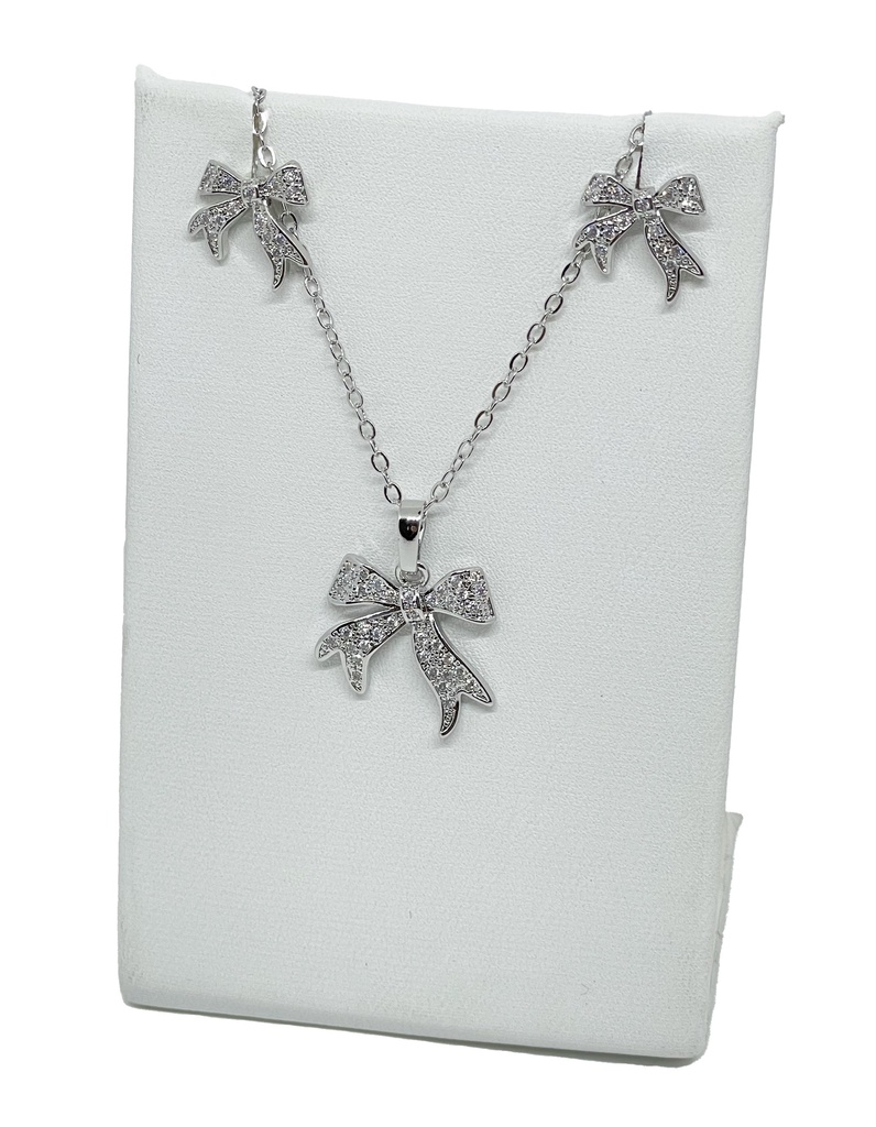 Collar y aretes plateado
