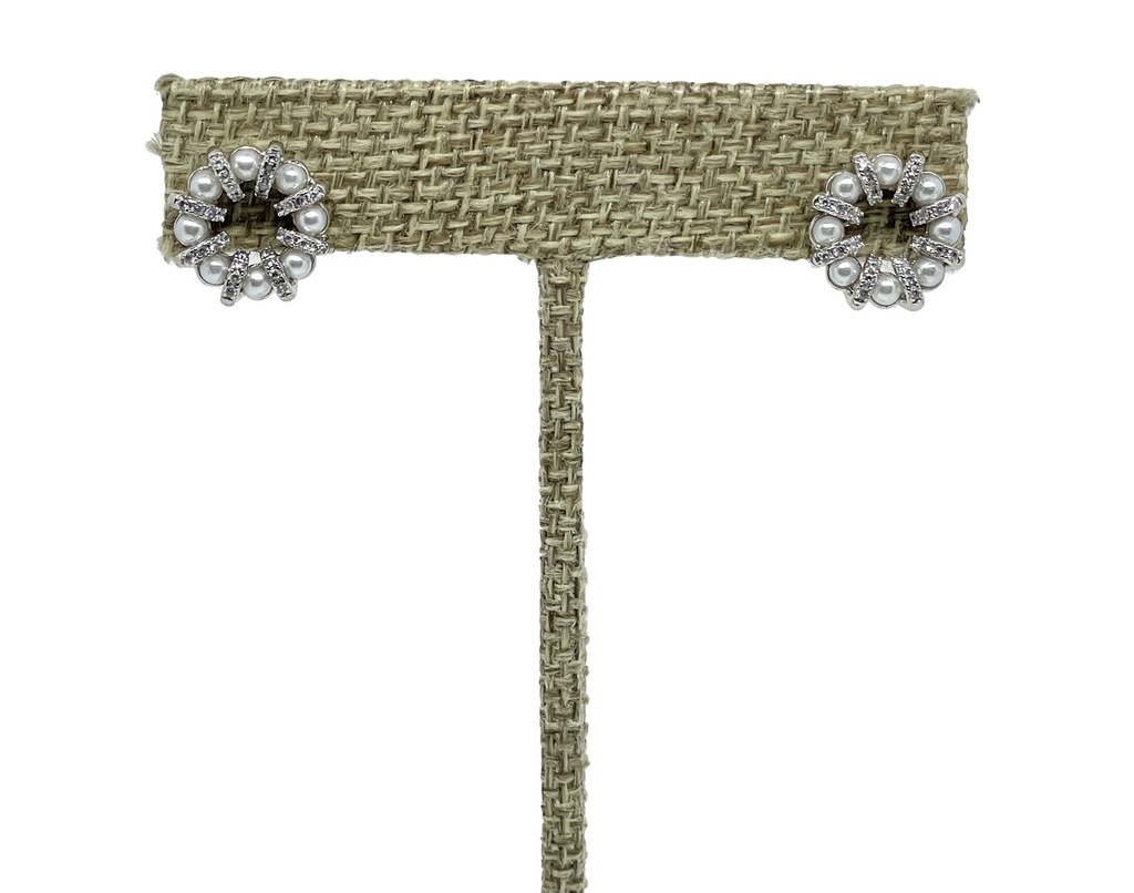 Aretes de rodio plateado con perla