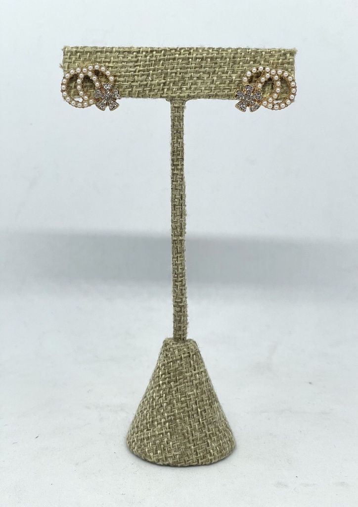 Aretes de perla y brillantito en dorado