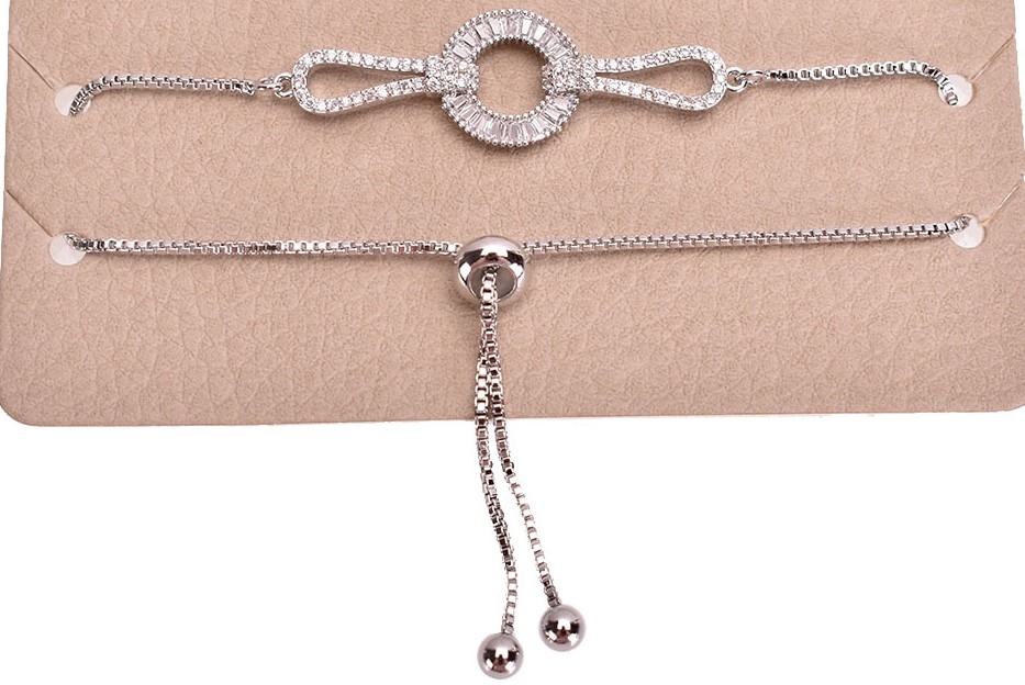 Pulsera dorada con brillantito