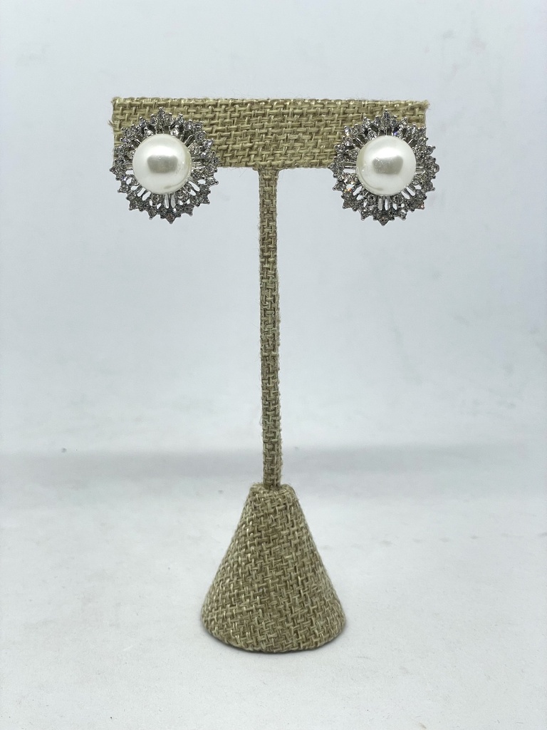 Aretes de presión plateados con perla