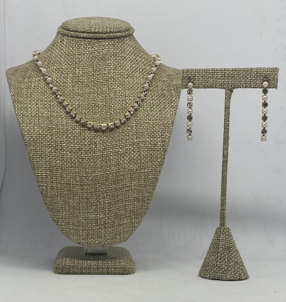 Set de collar y aretes de brillantito y perlitas en dorado