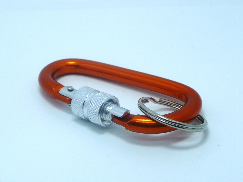 Llavero con mosquetón anaranjado
