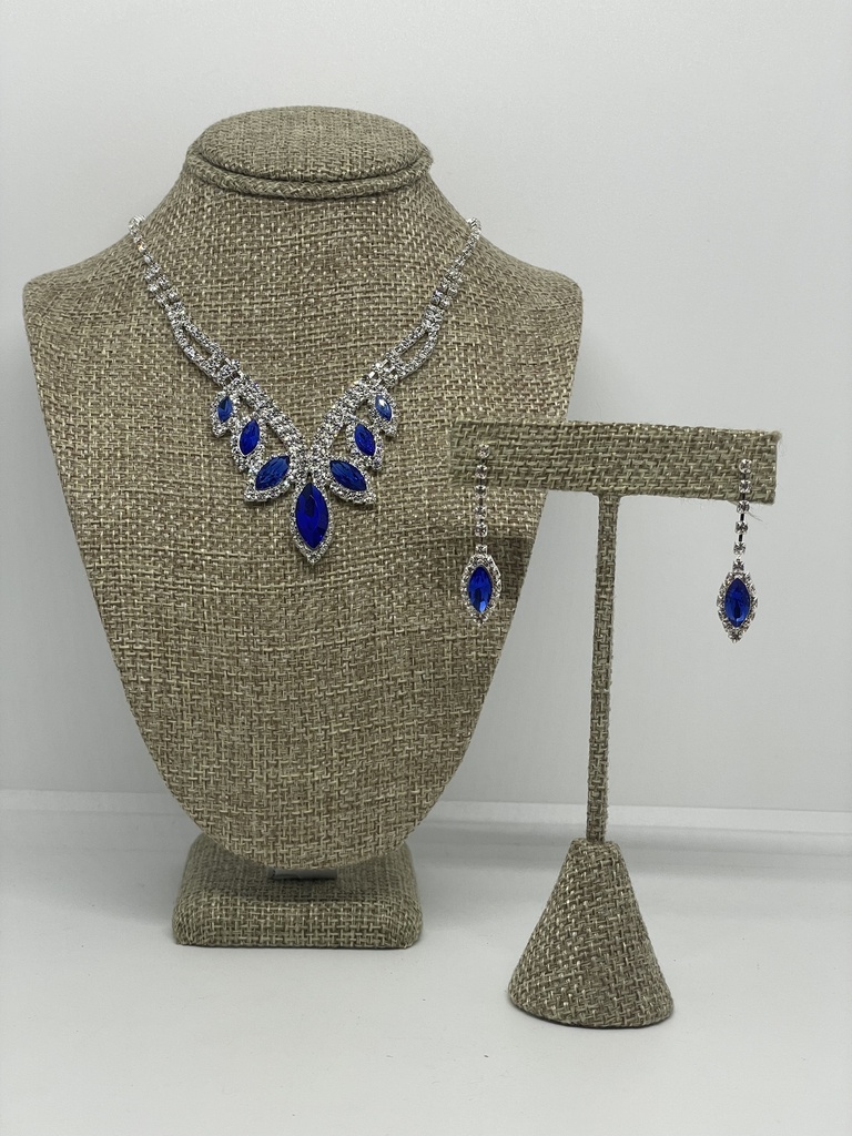 Set de collar y aretes con brillantitos