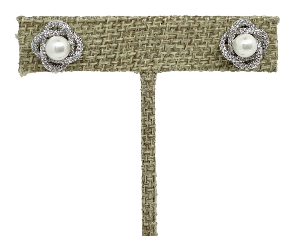 Arete con perla y brillantito