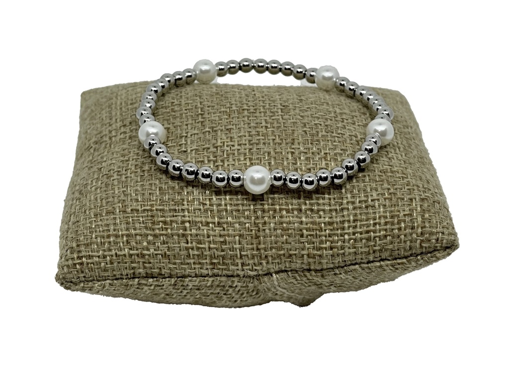Pulsera de acero inoxidable plateado con perlas