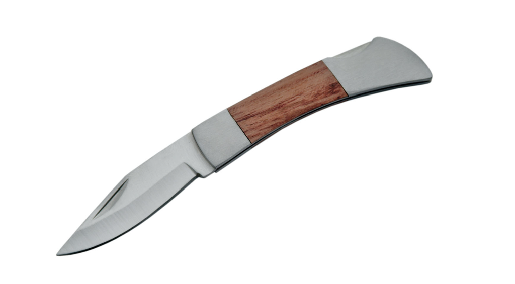 Navaja plateada con mango de madera