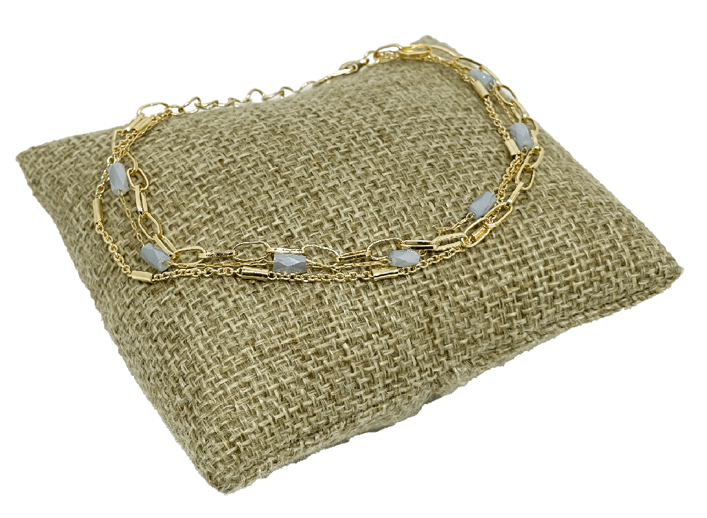 Pulsera dorada de 3 hilos con piedras