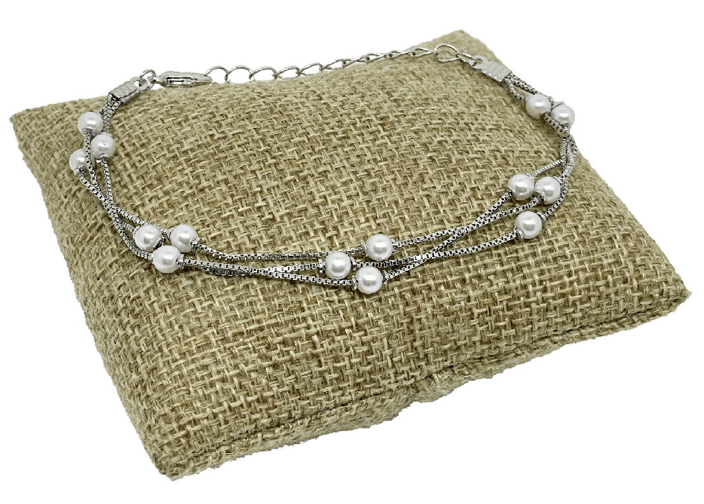 Pulsera de hilos con perlas blancas