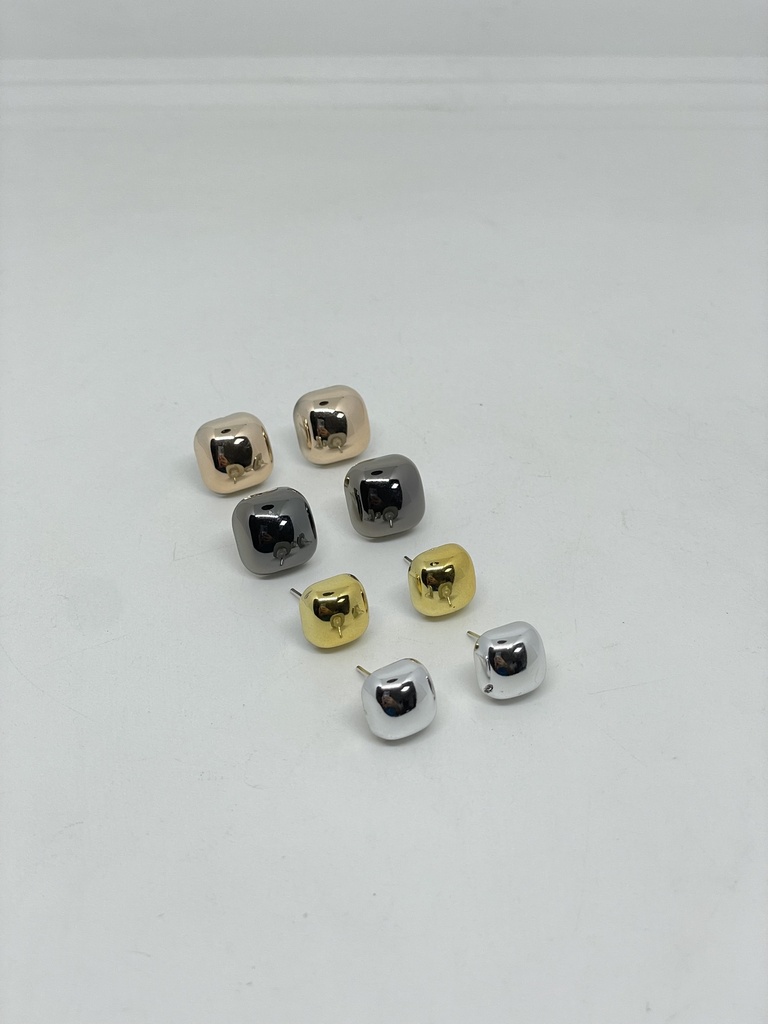 Set- de 4 pares de aretes en varios colores