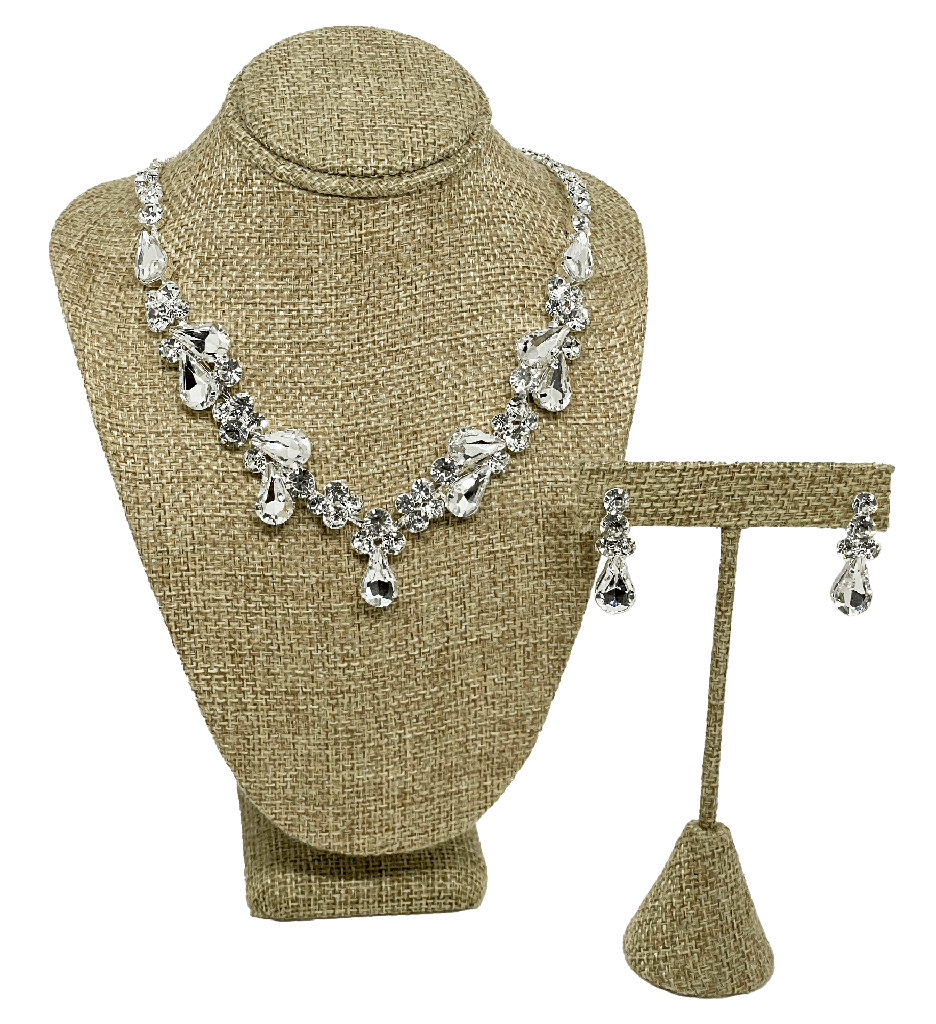 Set de collar y aretes plateado con brillantito