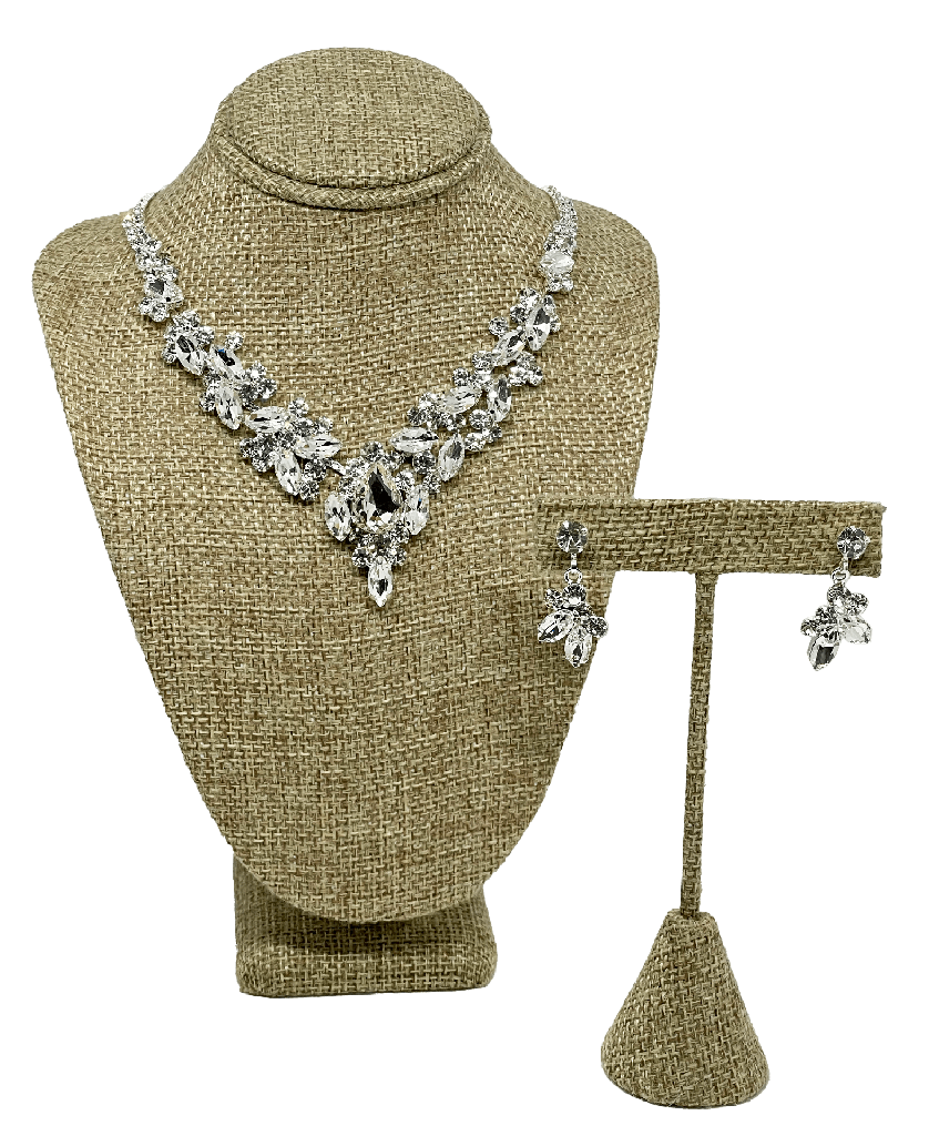 Set de collar y aretes plateado con brillantito