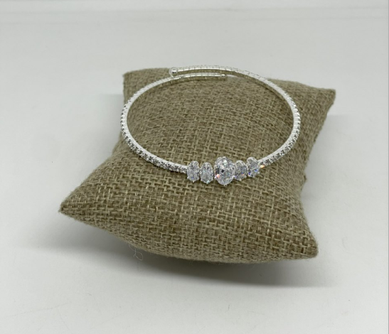 Pulsera de aro plateada con brillantitos