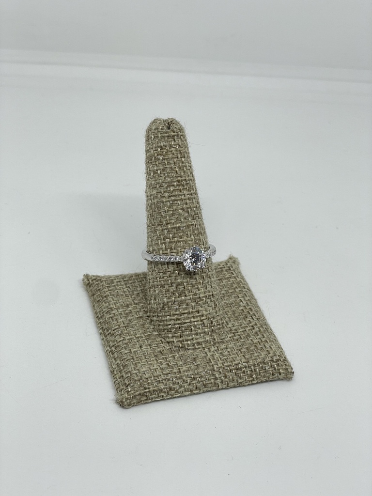 Anillo plateado de rodio con brillantitos