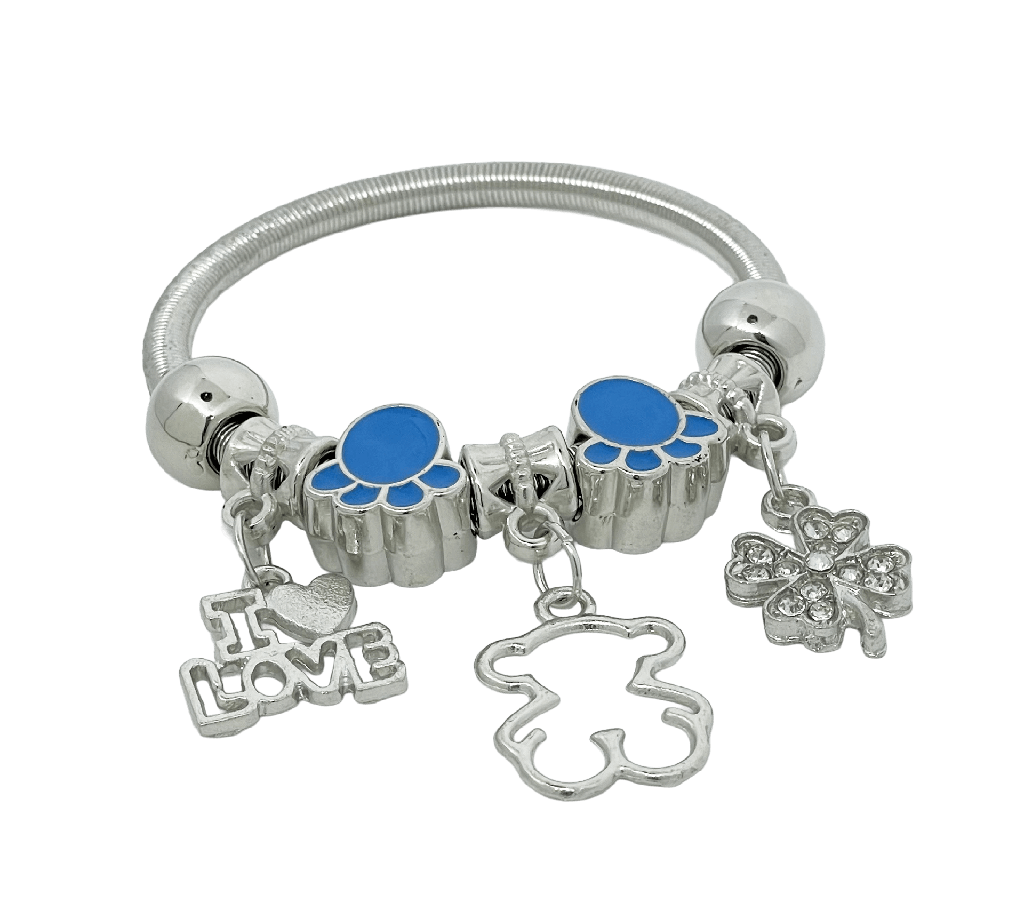 Pulsera de metal con dijes de osito y trébol