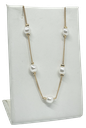 Cadena dorada con blanco de rodio y perlas