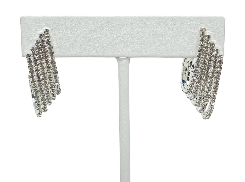 Aretes plateados con brillantitos