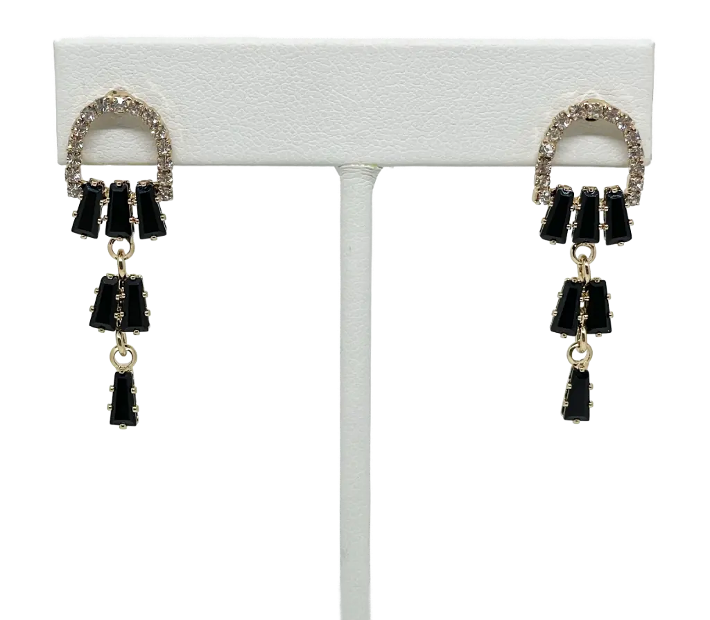 Aretes dorados con negro y brillantito