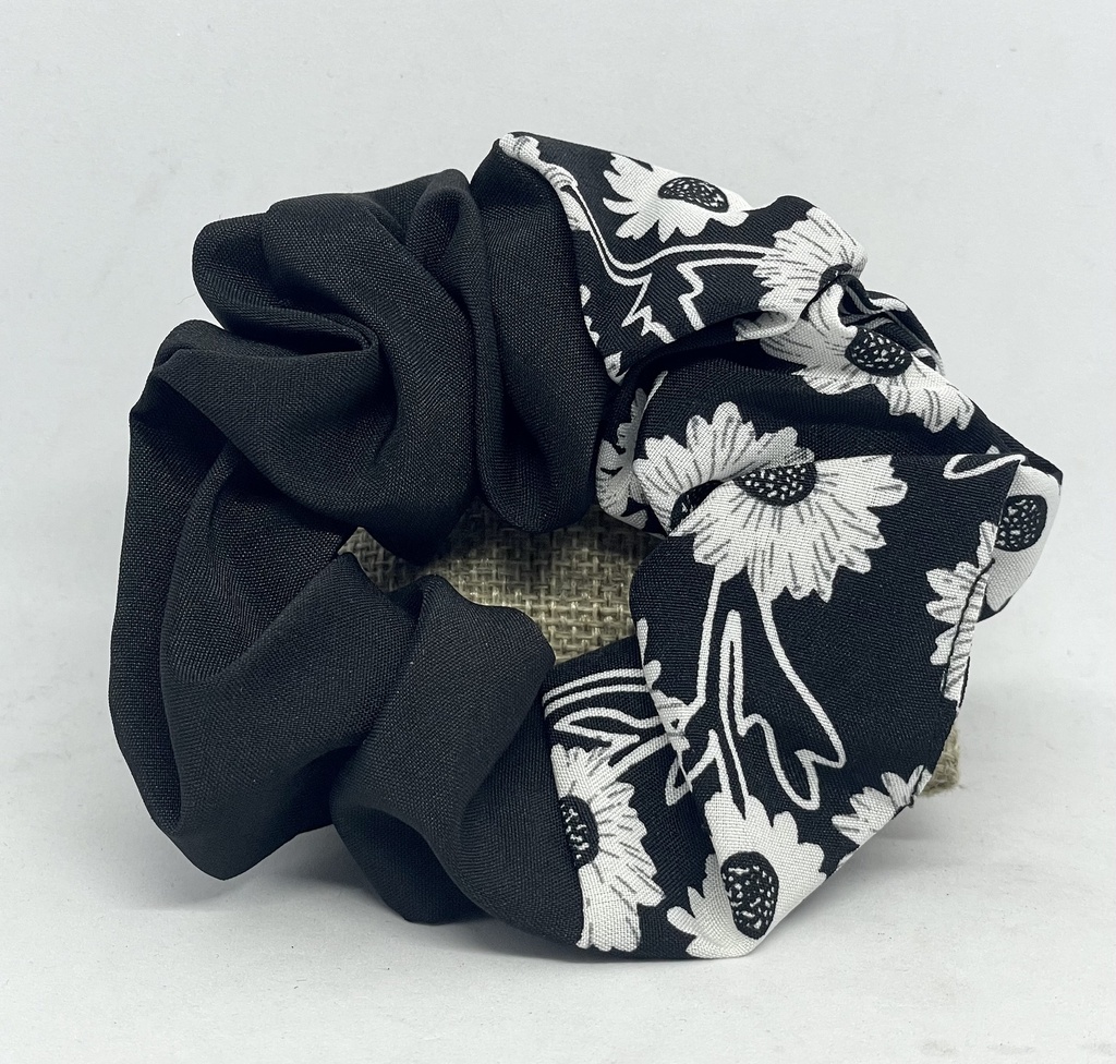 Cola de tela blanco y negro - Scrunchie