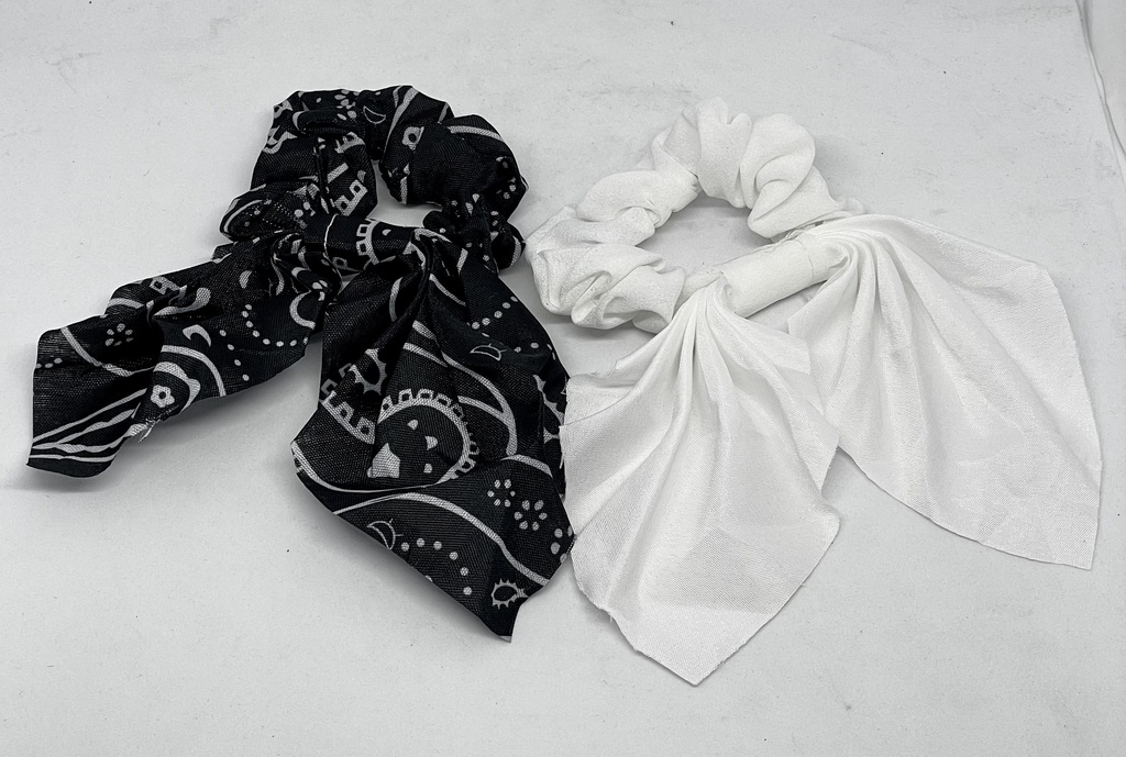 Set de colas blanco y negro