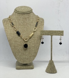 Set de collar y aretes con piedras