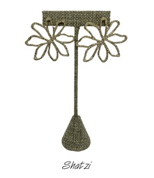Arete de flor en metal