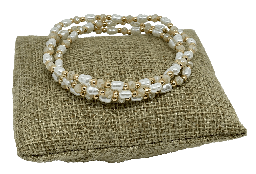 [67614] Pulsera de 3 hilos con blanco y dorado de perlas