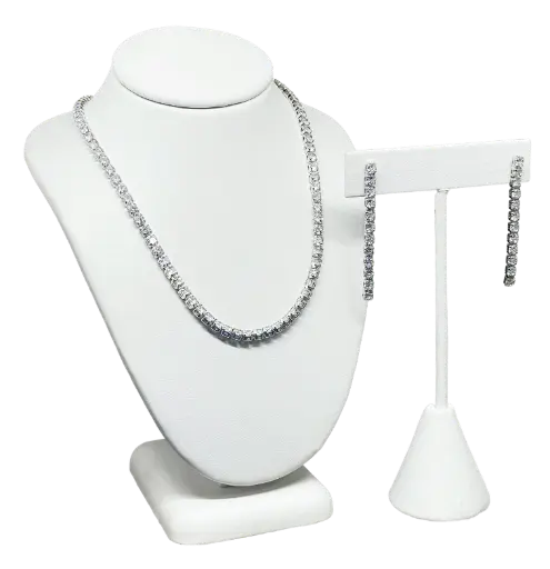 [68811] Set de collar y aretes plateados con brillantitos