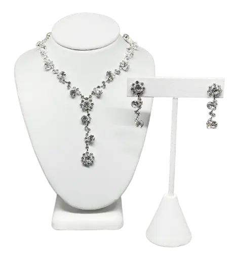 [68814] Set de collar y aretes plateados con brillantitos