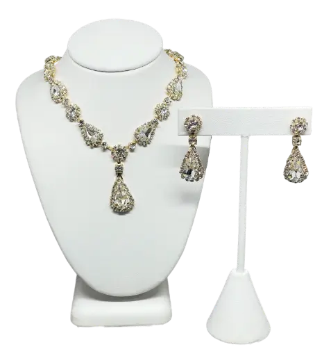 Set de collar y aretes con brillantitos