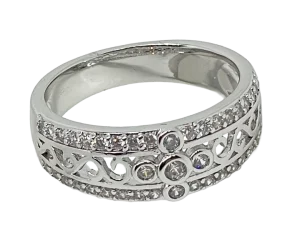 Anillo plateado de rodio