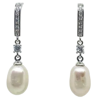 Arete de brillantito con perla
