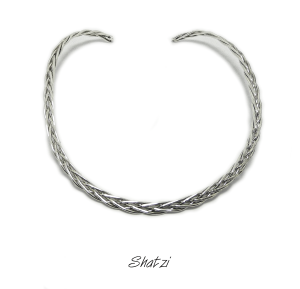 Collar omega Plateado de Fantasía