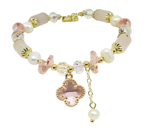 Pulsera ajustable con dije de trébol