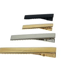 Set de 4 ganchos de pinza negro, dorado y plateado