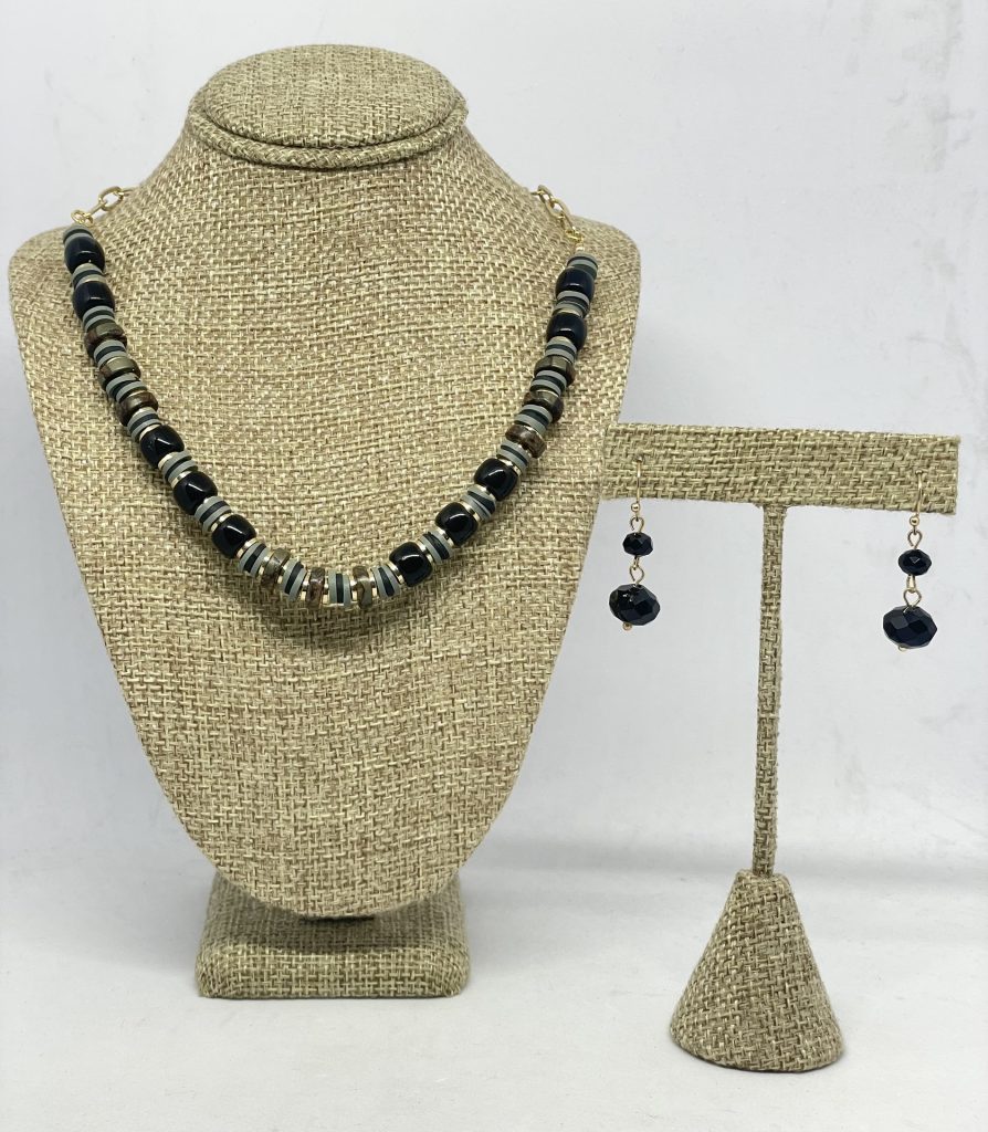 Set de collar y aretes