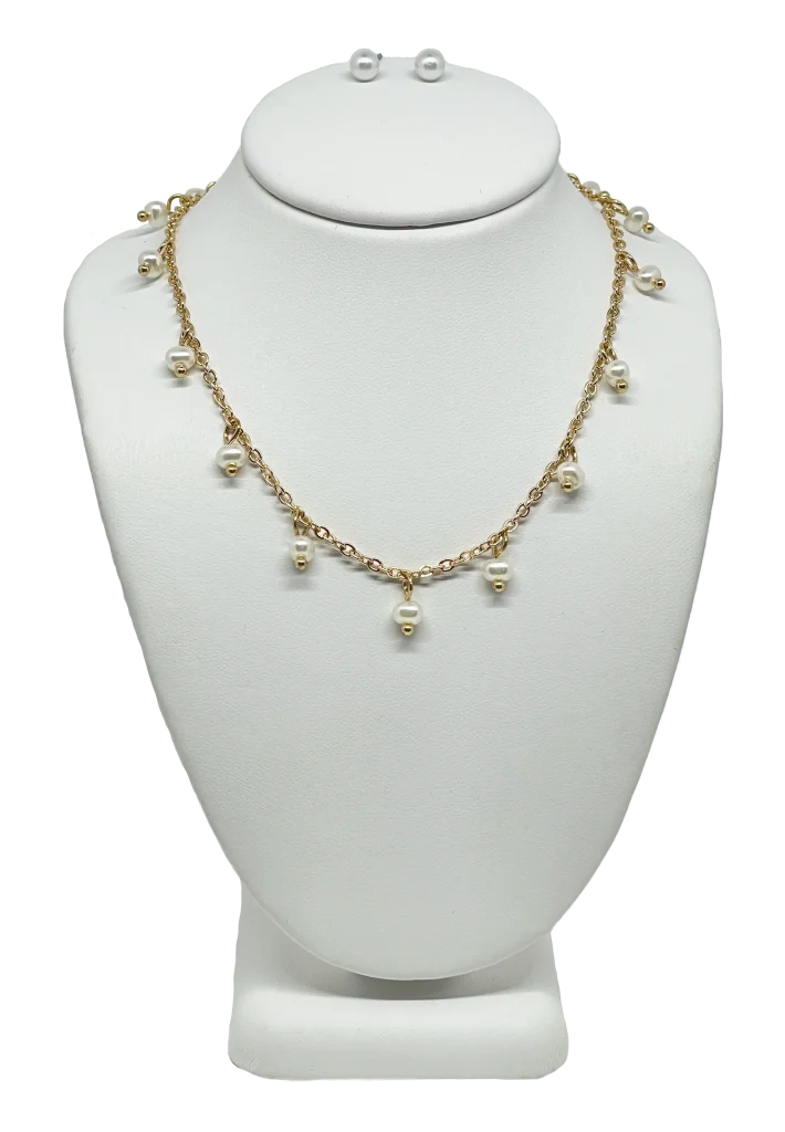Set de collar y aretes dorados con perlas-gallery-0