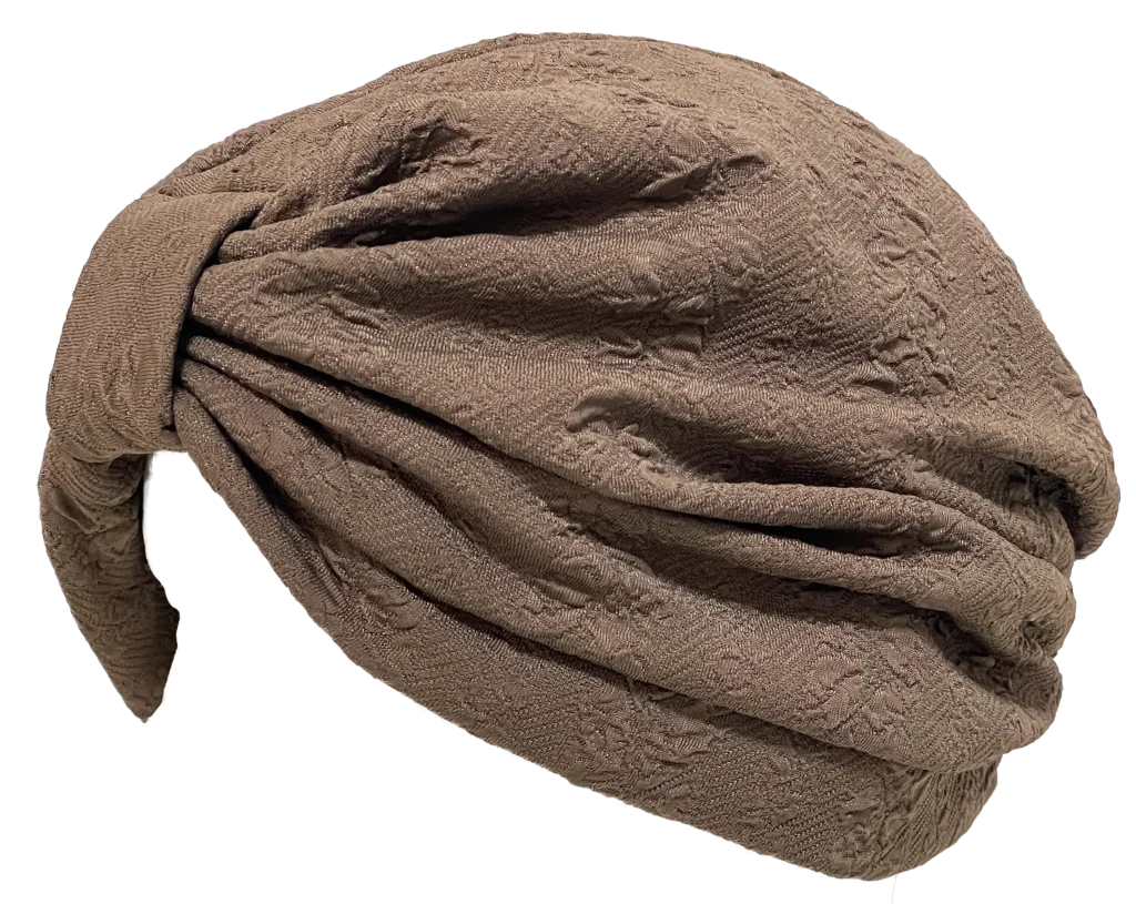 Turbante café con diseño