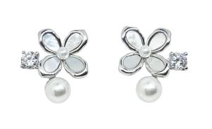 Aretes plateados de flor con perla - Chapa S925