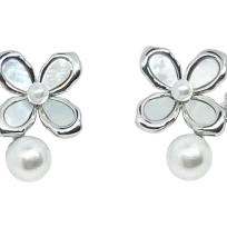Aretes plateados de flor con perla - Chapa S925-gallery-0