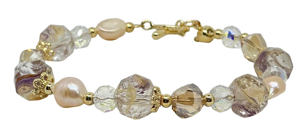 Pulsera ajustable con perlas rosadas