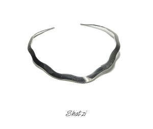 Collar omega Plateado de Fantasía