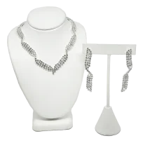 Set de collar y aretes de brillantitos